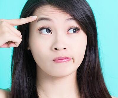治疗抬头纹的方法有哪些呢？ 　