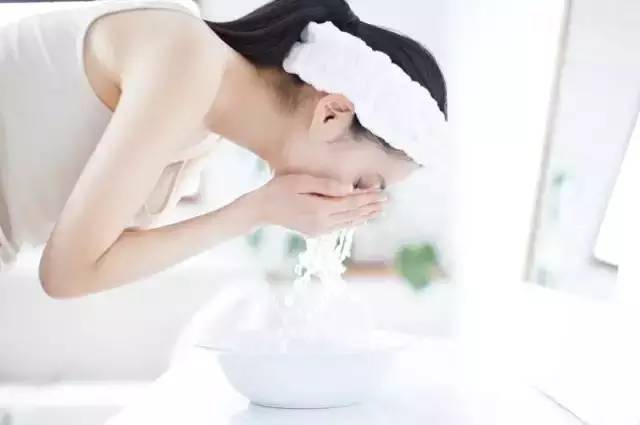 英国皮肤科教授的“三真四误”皮肤知识